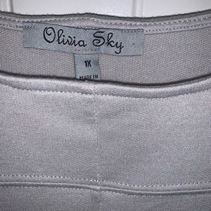 1 XL grey and white shirt